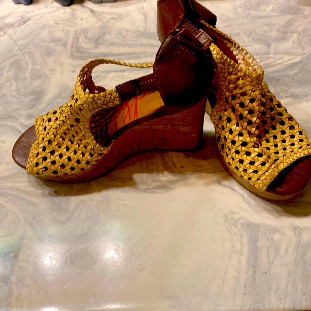 corky wedges